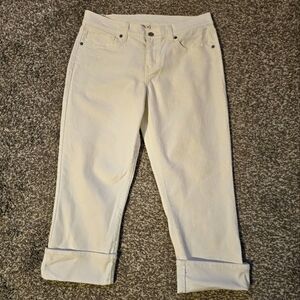 Levi's Women's Capri Jeans sz 28 NWOT